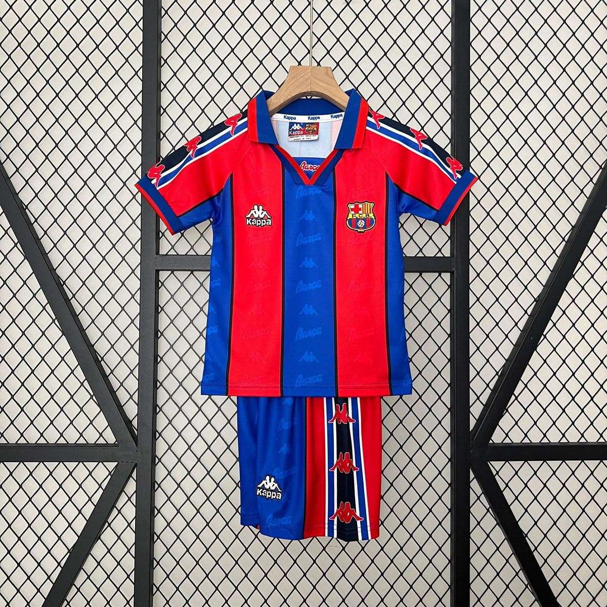 Barcelona - Local Retro 1995/97 Conjunto de Niños